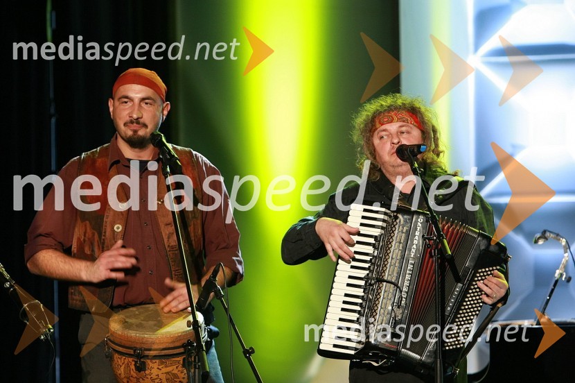 Janez Vrenjak in Béla Szomi, člana glasbene skupine Kontrabant50 let radia MMR in 30 let TV oddaje Hidak - mostovi