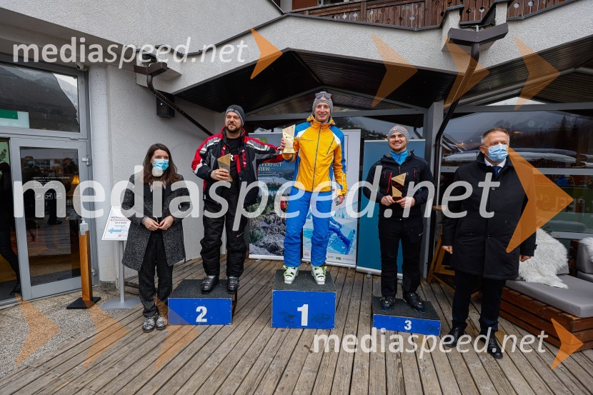 dr. Simona Kustec, ministrica za izobraževanje, znanost in šport;  Matjaž Ravnikar, skupina Flirrt;  Blaž Gec, Zvita feltna;  Matic Leban, Zvita feltna;  Zdravko Počivalšek, minister za gospodarski razvoj in tehnologijoVIP smučanje z znanimi Slovenci