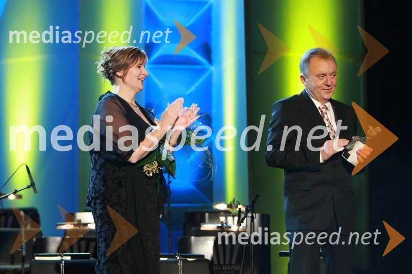 Helena Zver, pomočnica generalnega direktorja RTV Slovenija za madžarsko narodno skupnost in Anton Guzej, generalni direktor RTV Slovenija50 let radia MMR in 30 let TV oddaje Hidak - mostovi