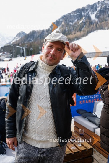  Gregor Zalokar, TrickyDisco! PiArtVIP smučanje z znanimi Slovenci