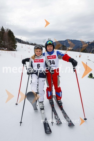  Nuša Derenda, pevka;  ... VIP smučanje z znanimi Slovenci