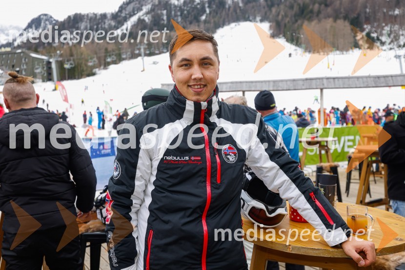  Denis Dečman, glasbenik, skupina Veseli svatjeVIP smučanje z znanimi Slovenci