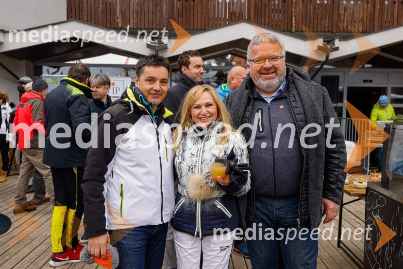 Blaž Veber, LTO Kranjska Gora;  Nuša Derenda, pevka;  Janez Hrovat, župan občine Kranjska GoraVIP smučanje z znanimi Slovenci