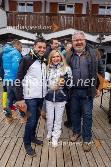  Blaž Veber, LTO Kranjska Gora;  Nuša Derenda, pevka;  Janez Hrovat, župan občine Kranjska GoraVIP smučanje z znanimi Slovenci