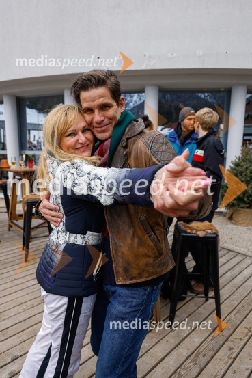  Nuša Derenda, pevka;  Jurij Batagelj, plesalecVIP smučanje z znanimi Slovenci