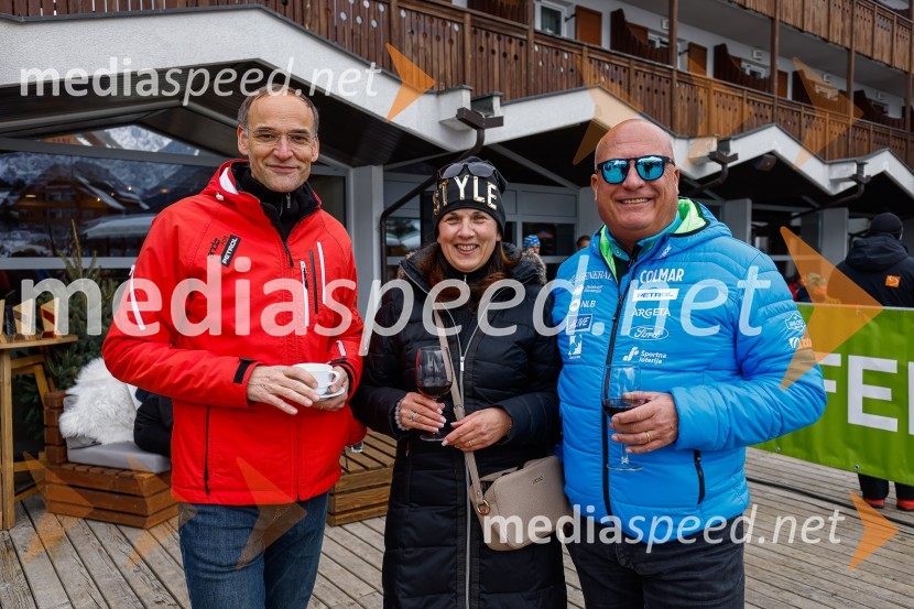  Aleksander Salkič, vodja službe za odnose z javnostmi Petrol;  Maja Klančnik;  Iztok Klančnik, direktor Selectium Adriatics d.o.o., predsednik Zbora alpskih disciplin, Smučarska zveza SlovenijeVIP smučanje z znanimi Slovenci