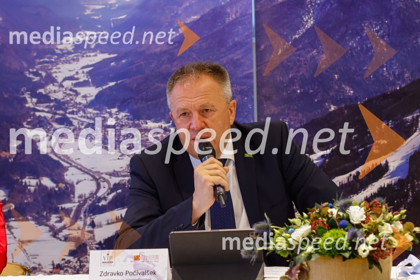  Zdravko Počivalšek, minister za gospodarski razvoj in tehnologijoVIP smučanje z znanimi Slovenci