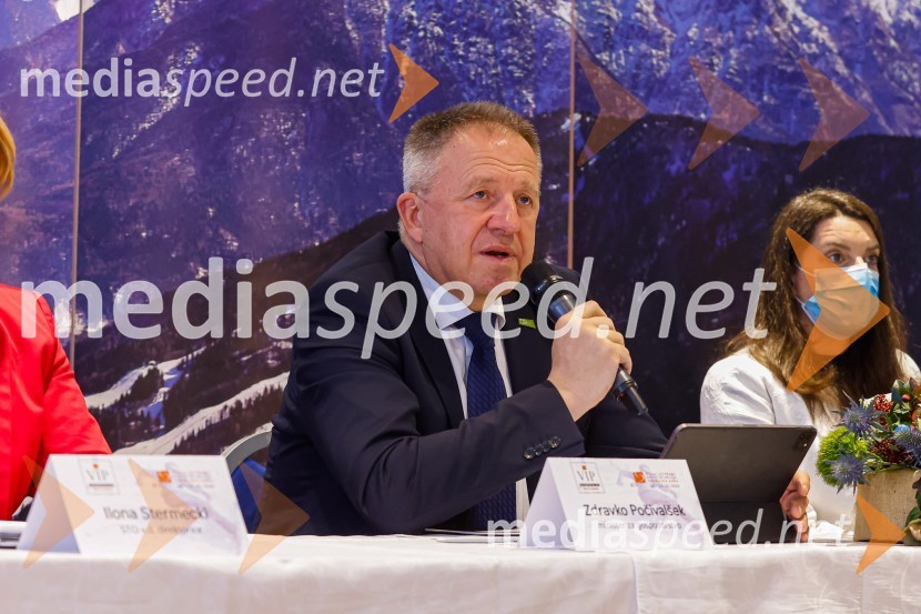  Zdravko Počivalšek, minister za gospodarski razvoj in tehnologijo; dr. Simona Kustec, ministrica za izobraževanje, znanost in športVIP smučanje z znanimi Slovenci