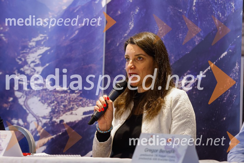 dr. Simona Kustec, ministrica za izobraževanje, znanost in športVIP smučanje z znanimi Slovenci