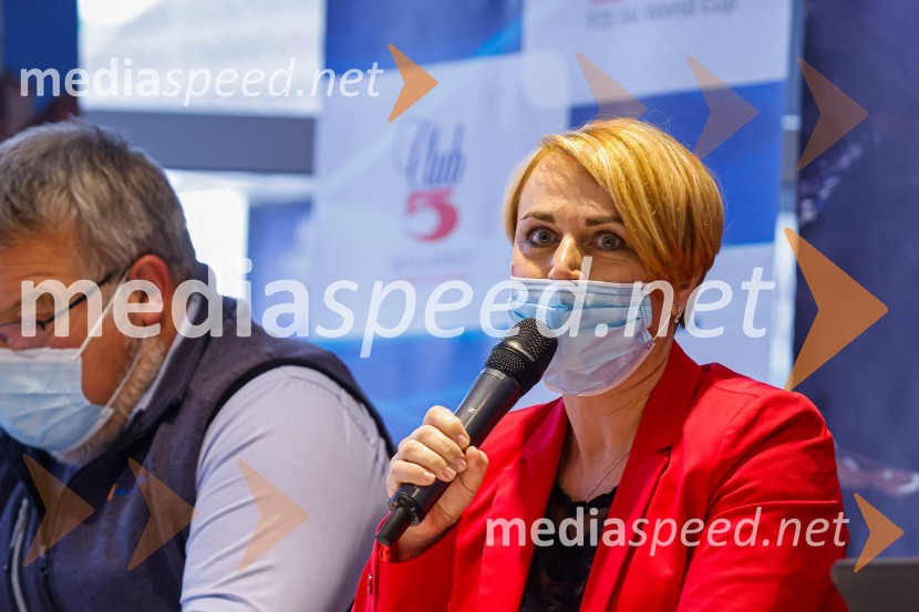  Ilona Stermecki, v.d. direktorice podjetja STOVIP smučanje z znanimi Slovenci