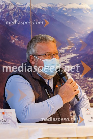  Ilona Stermecki, v.d. direktorice podjetja STOVIP smučanje z znanimi Slovenci