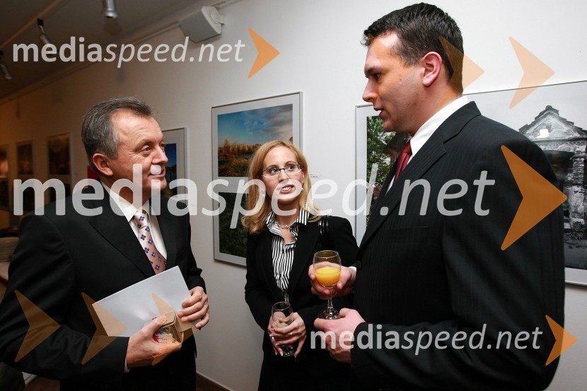 Anton Guzej, generalni direktor RTV Slovenija, ... in ...50 let radia MMR in 30 let TV oddaje Hidak - mostovi