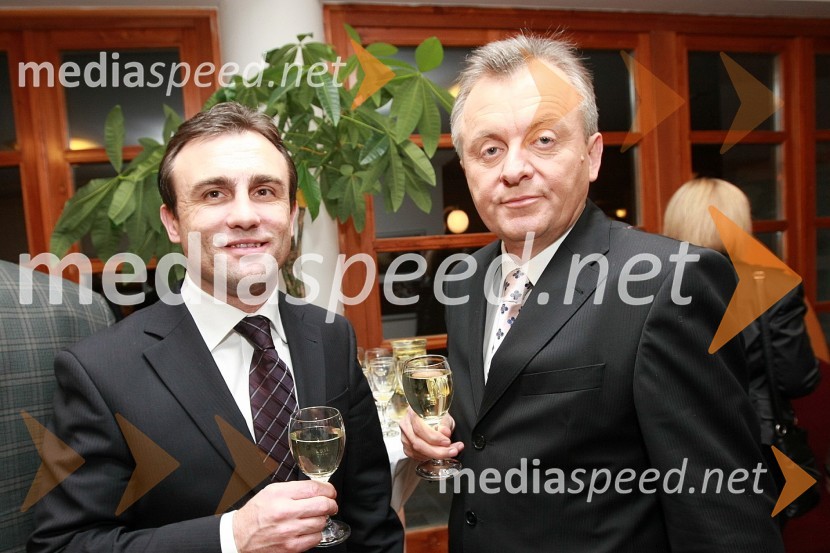 Stanko Baluh, direktor Urada Vlade RS za narodnosti in Anton Guzej, generalni direktor RTV Slovenija50 let radia MMR in 30 let TV oddaje Hidak - mostovi