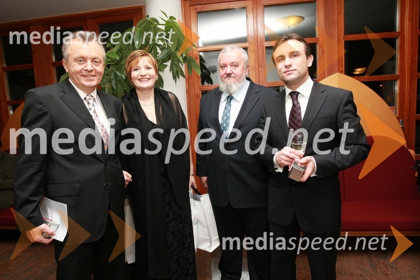 Anton Guzej, generalni direktor RTV Slovenija, Helena Zver, pomočnica generalnega direktorja RTV Slovenija za madžarsko narodno skupnost, dr. Stane Granda, zgodovinar ter predsednik programskega sveta RTV Slovenija, Stanko Baluh, direktor Urada Vlade RS za narodnosti50 let radia MMR in 30 let TV oddaje Hidak - mostovi