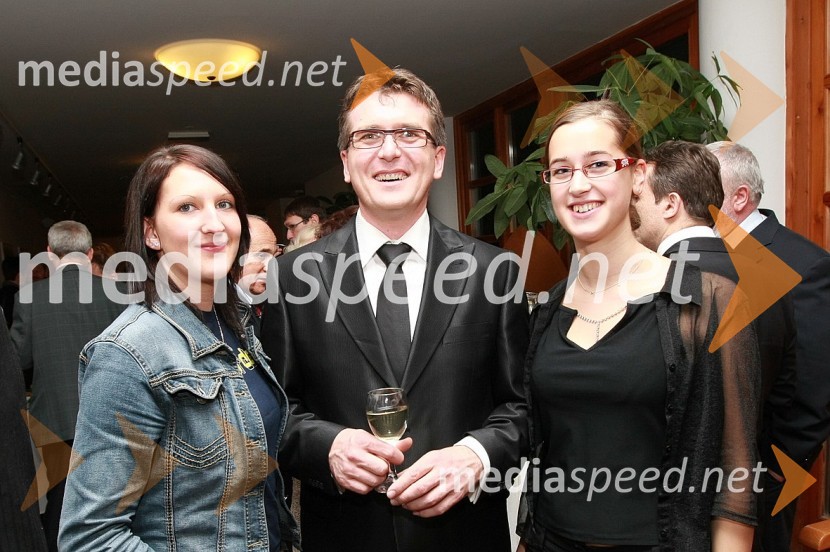 Renata Torök, Jožef Vegi, odgovorni urednik radia MMR Lendava in povezovalec večera in Cservék Judit50 let radia MMR in 30 let TV oddaje Hidak - mostovi