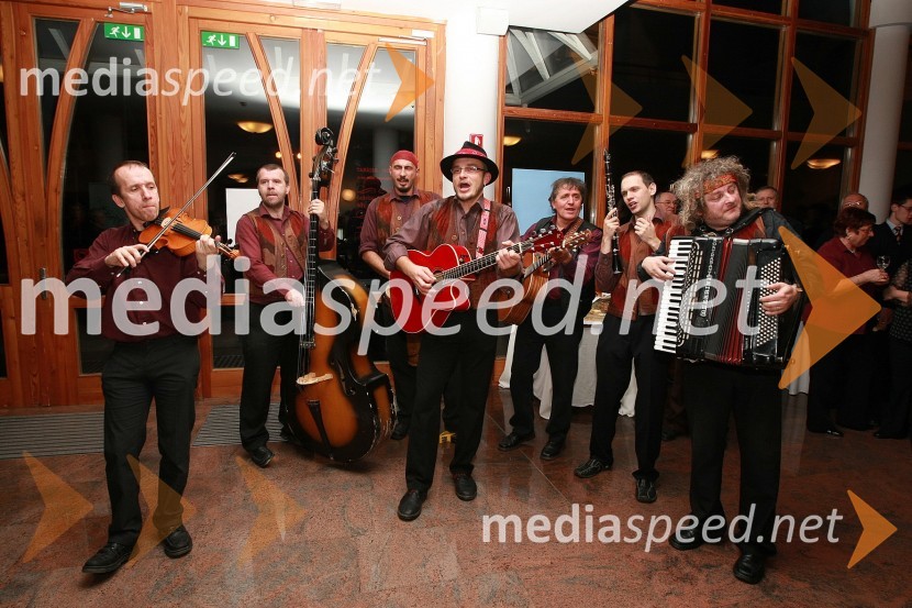 Kontrabant, glasbena skupina50 let radia MMR in 30 let TV oddaje Hidak - mostovi