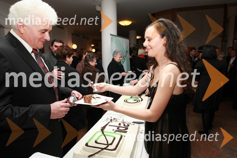 Laszlo Göncz, poslanec Madžarske narodne skupnosti in Mirjana Lovrič, odgovorna urednica TV Lendava in povezovalka večera50 let radia MMR in 30 let TV oddaje Hidak - mostovi