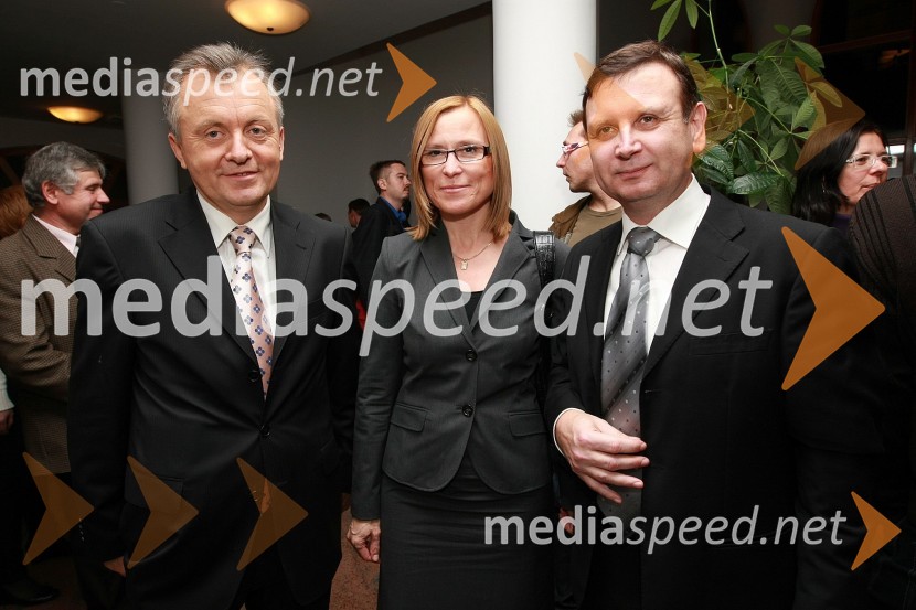 Anton Guzej, generalni direktor RTV Slovenija, Cvetka Žirovnik, pomočnica generalnega direktorja RTV Slovenija za organizacijo, kadre in izobraževanje in Anton Balažek, župan Lendave50 let radia MMR in 30 let TV oddaje Hidak - mostovi