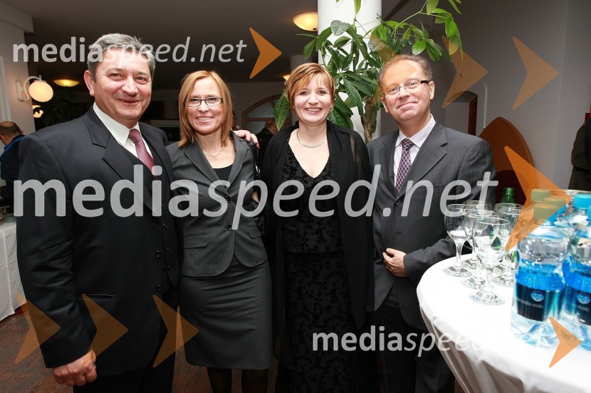 Dragomir Mikelič, vodja Regionalnega RTV-centra Koper – Capodistria, Cvetka Žirovnik, pomočnica generalnega direktorja RTV Slovenija za organizacijo, kadre in izobraževanje, Helena Zver, direktorica RTV studia Lendava in Antonio Rocco, Pomočnik generalnega direktorja za radio in televizijo za italijansko narodno skupnost50 let radia MMR in 30 let TV oddaje Hidak - mostovi