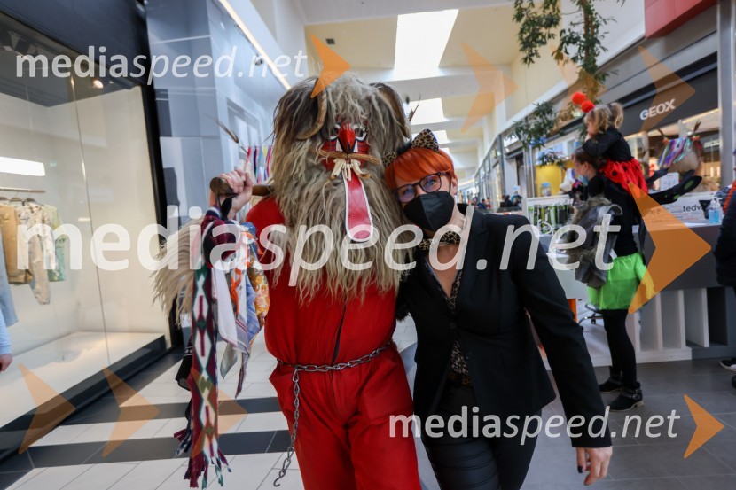  Nena Horvat, vodja marketinga Citycenter CeljePustovanje v Citycentru Celje