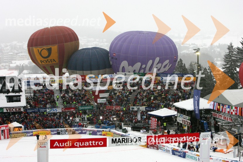 Pogled na cilj in tribune
(nedeljski slalom)42. Zlata lisica
