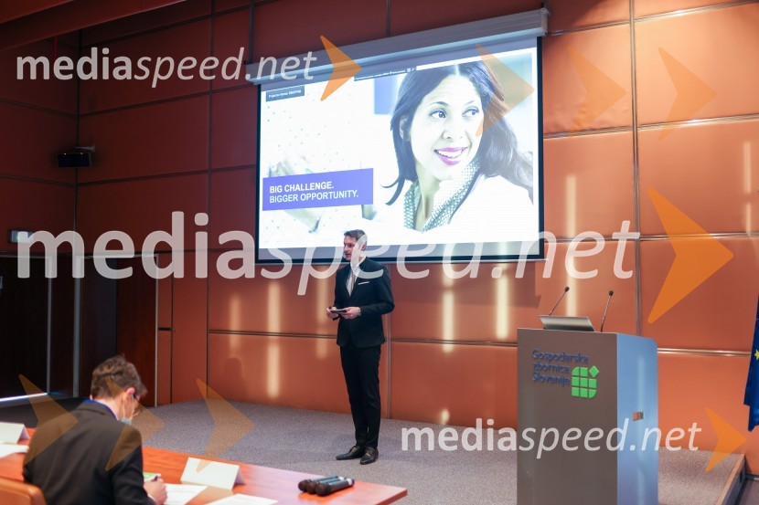  Bojan Ivanc, CFA, CAIA, član upravnega odbora društva CFA Slovenija in glavni ekonomist Analitike GZS, lokalni koordinator CFA Research Challenge 2022CFA Institute Research Challenge 2022