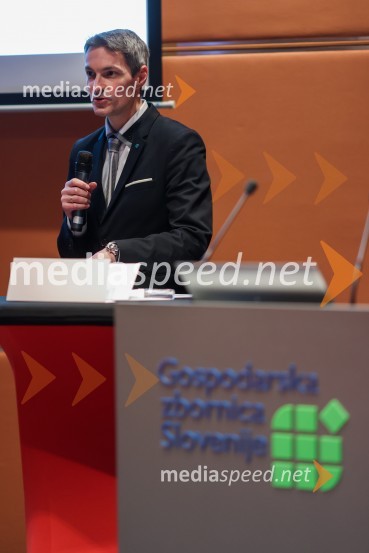  Bojan Ivanc, CFA, CAIA, član upravnega odbora društva CFA Slovenija in glavni ekonomist Analitike GZS, lokalni koordinator CFA Research Challenge 2022CFA Institute Research Challenge 2022