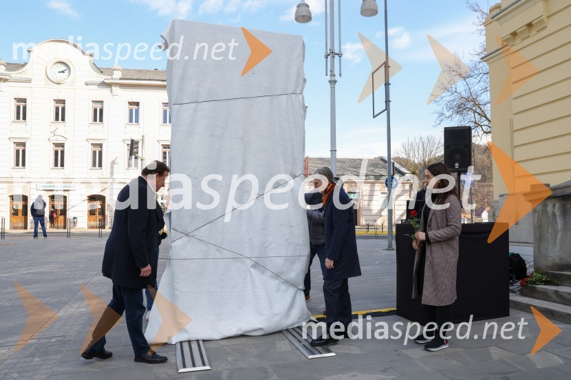  Bojan Šrot, župan MO Celje;  Franjo Bobinac, predsednik uprave Gorenje d.d., predsednik Rokometne zveze Slovenije;  Tjaša Stanko, slovenska rokometašicaOdštevalnik do EP v rokometu za ženske
