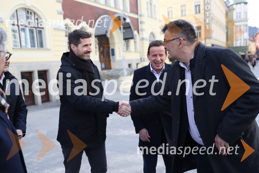  Roman Pungartnik, RK Celje Pivovarna Laško;  ... Odštevalnik do EP v rokometu za ženske