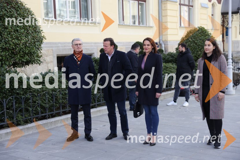  Franjo Bobinac, predsednik uprave Gorenje d.d., predsednik Rokometne zveze Slovenije;  Bojan Šrot, župan MO Celje;  ... ;  Tjaša Stanko, slovenska rokometašicaOdštevalnik do EP v rokometu za ženske