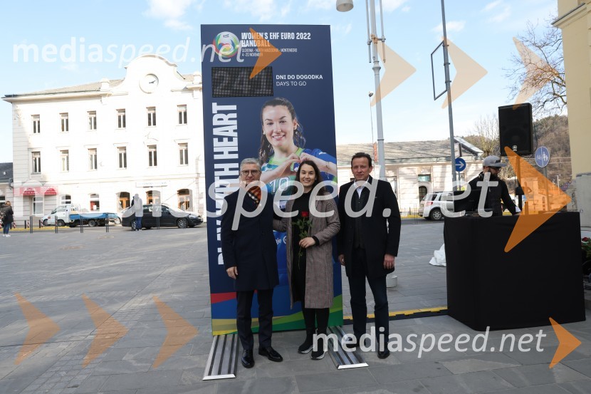  Franjo Bobinac, predsednik uprave Gorenje d.d., predsednik Rokometne zveze Slovenije;  Tjaša Stanko, slovenska rokometašica;  Bojan Šrot, župan MO CeljeOdštevalnik do EP v rokometu za ženske