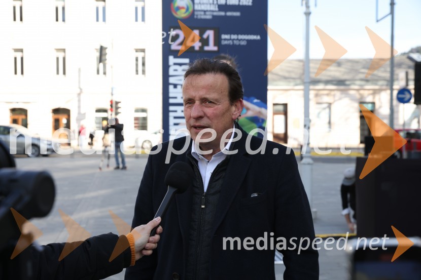  Bojan Šrot, župan MO CeljeOdštevalnik do EP v rokometu za ženske