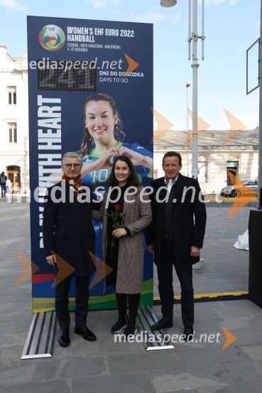  Franjo Bobinac, predsednik uprave Gorenje d.d., predsednik Rokometne zveze Slovenije;  Tjaša Stanko, slovenska rokometašica;  Bojan Šrot, župan MO CeljeOdštevalnik do EP v rokometu za ženske