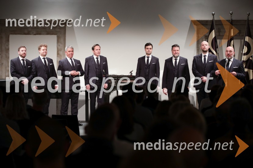  Darko Vidic, bariton, Slovenski oktet;  Andrej Oder, 1. tenor, Slovenski oktet;   Matej  Voje, bas, Slovenski oktet;  Janez Triler, 2. tenor, Slovenski oktet;  Rok Ferenčak, 1. tenor, Slovenski oktet;  Janko  Volčanšek, bas, Slovenski oktet;  David Jagodic, tenorist, Slovenski oktet;  Jože Vidic, operni pevec, bariton, Slovenski oktetJubilejnih 70 let Slovenskega okteta in Festivala Ljubljana