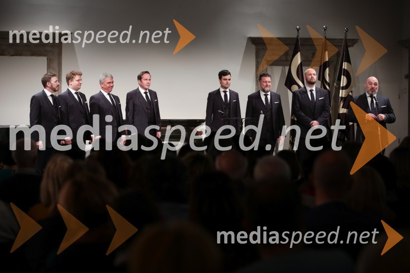  Darko Vidic, bariton, Slovenski oktet;  Andrej Oder, 1. tenor, Slovenski oktet;   Matej  Voje, bas, Slovenski oktet;  Janez Triler, 2. tenor, Slovenski oktet;  Rok Ferenčak, 1. tenor, Slovenski oktet;  Janko  Volčanšek, bas, Slovenski oktet;  David Jagodic, tenorist, Slovenski oktet;  Jože Vidic, operni pevec, bariton, Slovenski oktetJubilejnih 70 let Slovenskega okteta in Festivala Ljubljana