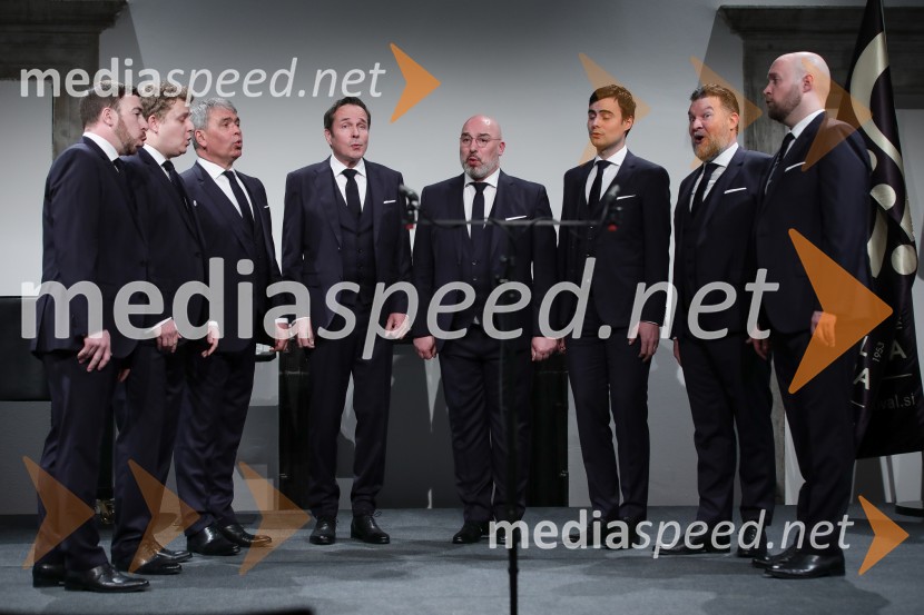  Darko Vidic, bariton, Slovenski oktet;  Andrej Oder, 1. tenor, Slovenski oktet;   Matej  Voje, bas, Slovenski oktet;  Janez Triler, 2. tenor, Slovenski oktet;  Jože Vidic, operni pevec, bariton, Slovenski oktet;  Rok Ferenčak, 1. tenor, Slovenski oktet;  Janko  Volčanšek, bas, Slovenski oktet;  David Jagodic, tenorist, Slovenski oktetJubilejnih 70 let Slovenskega okteta in Festivala Ljubljana