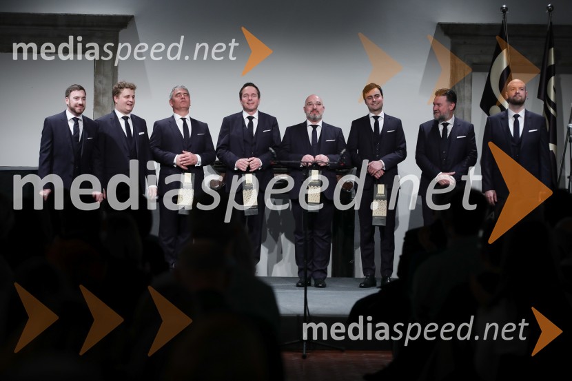  Darko Vidic, bariton, Slovenski oktet;  Andrej Oder, 1. tenor, Slovenski oktet;   Matej  Voje, bas, Slovenski oktet;  Janez Triler, 2. tenor, Slovenski oktet;  Jože Vidic, operni pevec, bariton, Slovenski oktet;  Rok Ferenčak, 1. tenor, Slovenski oktet;  Janko  Volčanšek, bas, Slovenski oktet;  David Jagodic, tenorist, Slovenski oktetJubilejnih 70 let Slovenskega okteta in Festivala Ljubljana