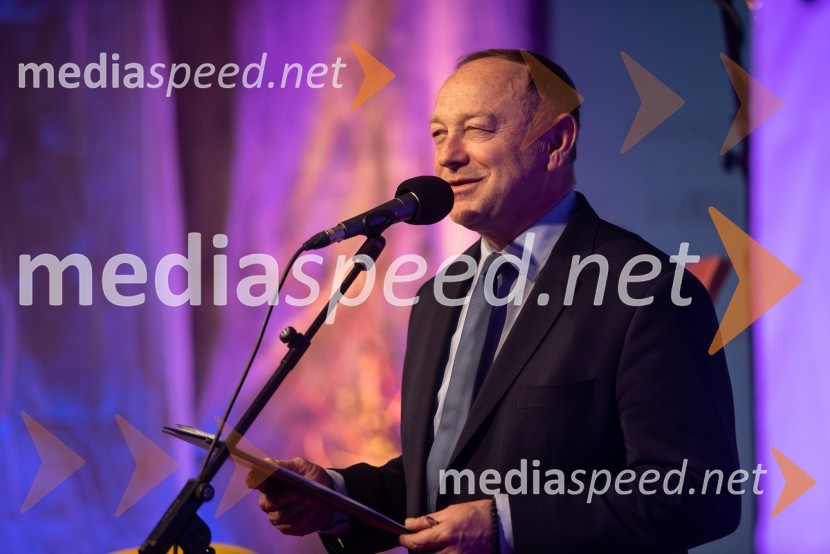  Stane Kocutar, mestni viničar, skrbnik Stare trte, novinar Radia Maribor, zgodovinar25. Vinska kraljica Slovenije