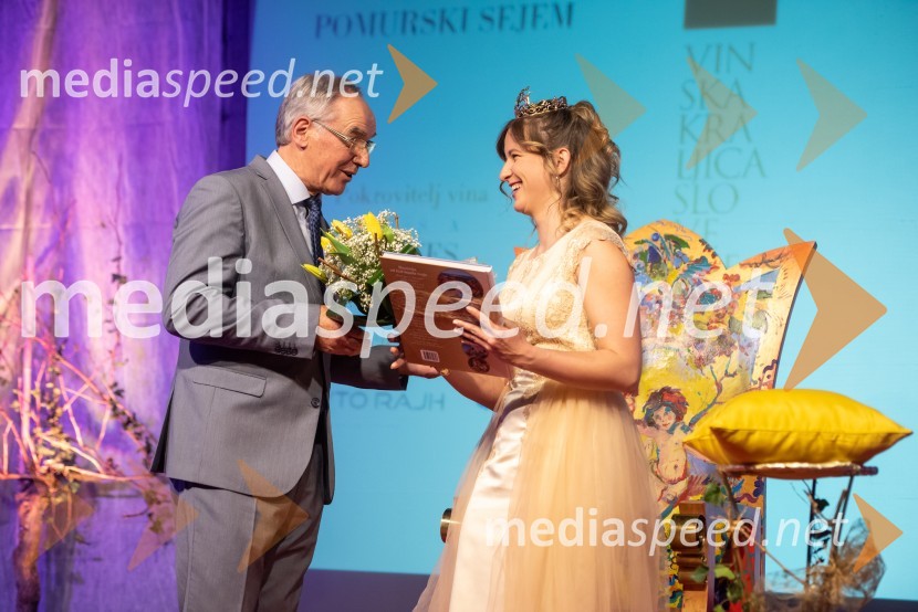  Janez Erjavec, direktor, Pomurski sejem, d.d., Gornja Radgona;  Ana Pavlin, 24. vinska kraljica Slovenije25. Vinska kraljica Slovenije