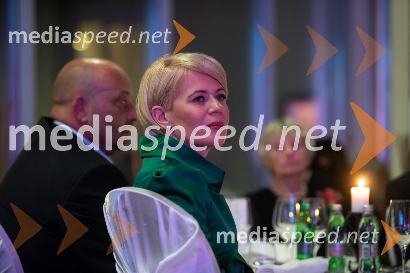 dr. Aleksandra Pivec, stranka Naša dežela, predsednica25. Vinska kraljica Slovenije