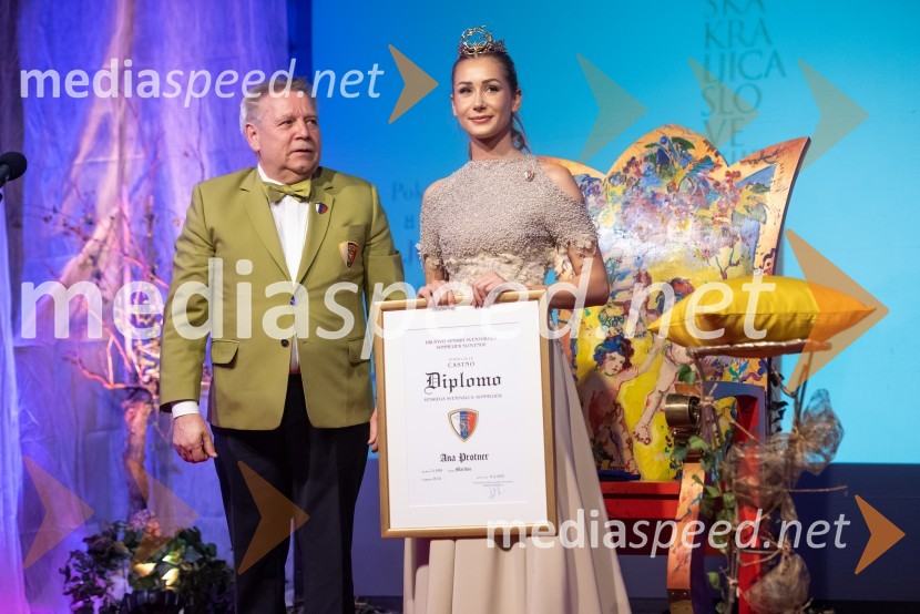  Alojz Cedula, predstavnik Društva vinskih svetovalcev Sommelier Slovenije;  Ana Protner, 25. vinska kraljica Slovenije, 11. Mariborska vinska kraljica, Vina Joaness25. Vinska kraljica Slovenije