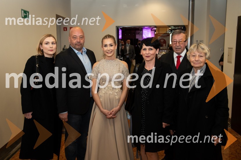  ... ;  Boštjan Protner, vinar, Hiša Joannes Protner;  Ana Protner, 25. vinska kraljica Slovenije, 11. Mariborska vinska kraljica, Vina Joaness;  Mojca Protner, Hiša Joannes Protner; mag.  Jože Protner, vinar;  ... 25. Vinska kraljica Slovenije