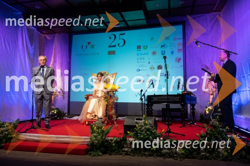  Janez Erjavec, direktor, Pomurski sejem, d.d., Gornja Radgona;  Ana Pavlin, 24. vinska kraljica Slovenije;  ... 25. Vinska kraljica Slovenije