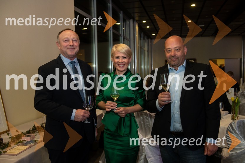  Stane Kocutar, mestni viničar, skrbnik Stare trte, novinar Radia Maribor, zgodovinar;  ... ;  Boštjan Protner, vinar, Hiša Joannes Protner25. Vinska kraljica Slovenije