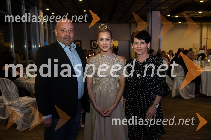  Boštjan Protner, vinar, Hiša Joannes Protner;  Ana Protner, 25. vinska kraljica Slovenije, 11. Mariborska vinska kraljica, Vina Joaness;  ... 25. Vinska kraljica Slovenije