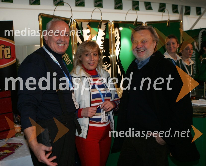 Janez Ajlec, direktor podjetja AJM d.o.o., Ana Žvorc, stilistka ter koreografinja in novinar Vlado Krejač
(nedeljski slalom)42. Zlata lisica