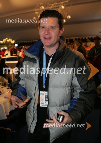 Marko Kolbl, lastnik radia postaja Center
(nedeljski slalom)42. Zlata lisica