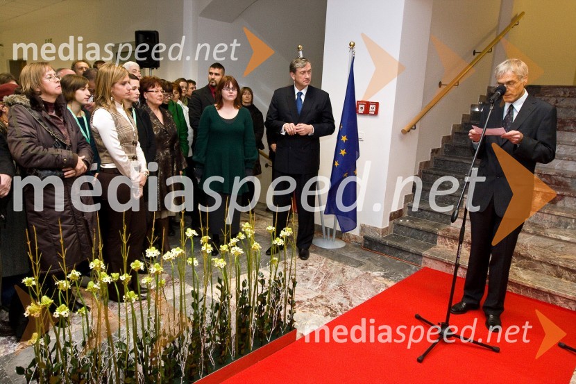 Obiskovalci, dr. Danilo Türk, predsednik Republike Slovenije in Peter Kos, direktor Narodnega muzeja SlovenijeŠtudijske zbirke uporabne umetnosti, otvoritev razstave v Narodnem muzeju Slovenije