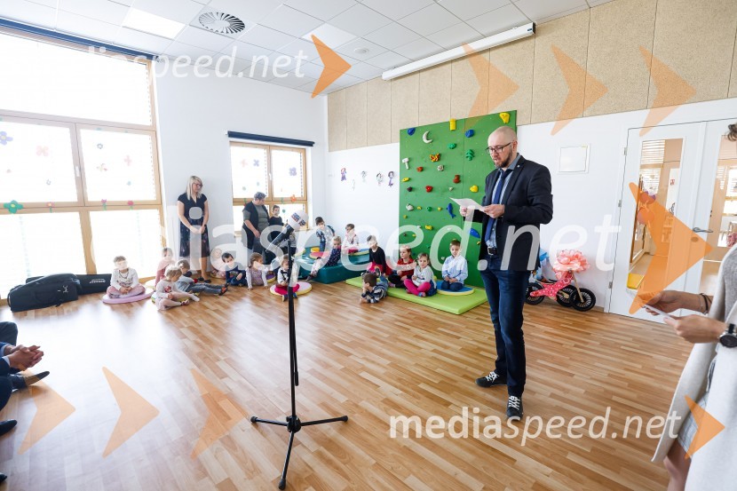  Tomaž Ogris, predsednik Krajevne skupnosti BitnjeOdprtje novozgrajenega vrtca Biba v Bitnjah