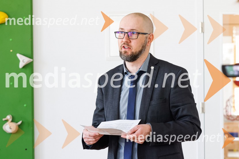  Tomaž Ogris, predsednik Krajevne skupnosti BitnjeOdprtje novozgrajenega vrtca Biba v Bitnjah